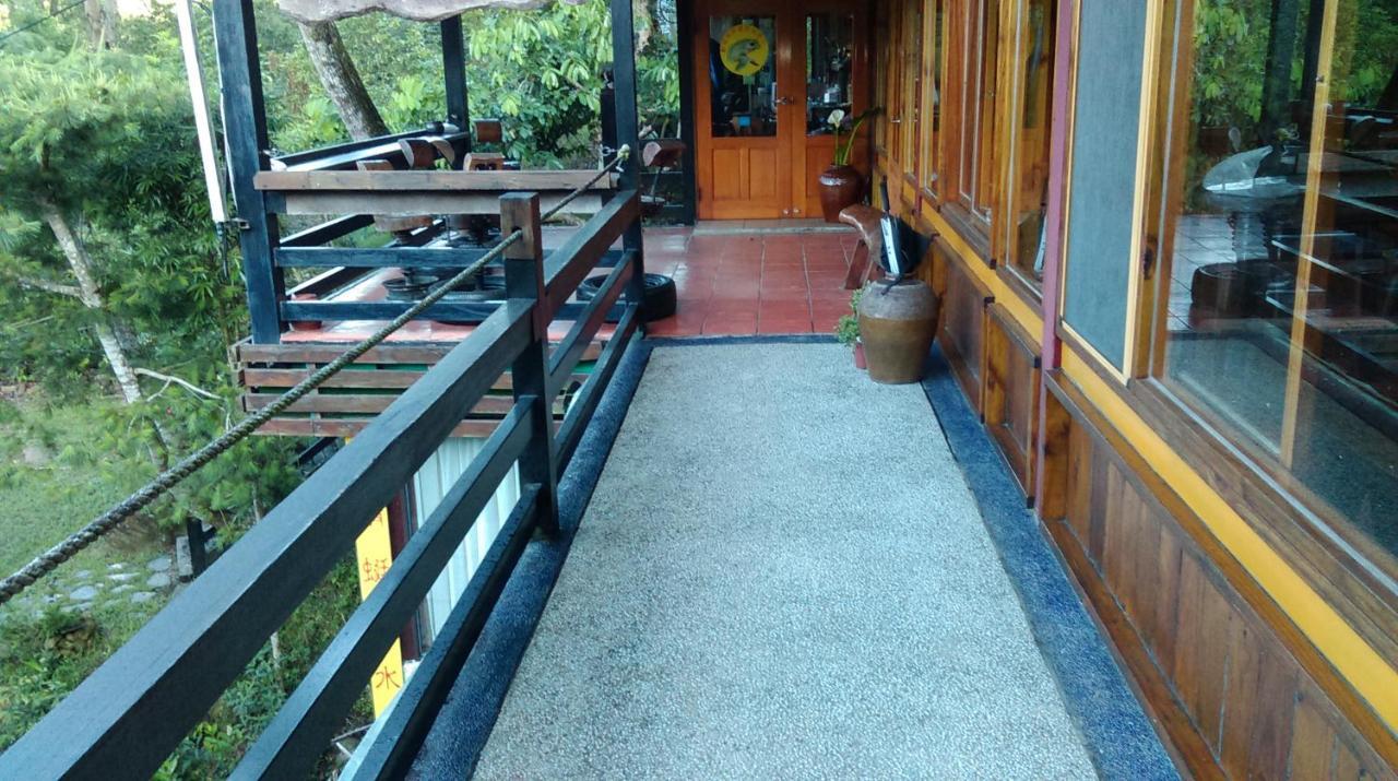 Hong Wa Cuo南投埔里紅瓦厝山居民宿 Экстерьер фото
